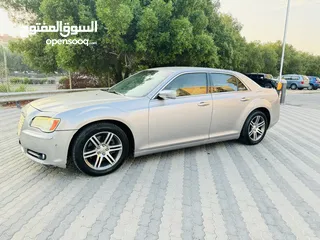  4 كرايسلر c300 بحالة ممتازة شرط الفحص 2013