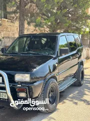  3 نيسان تيرانو 1995