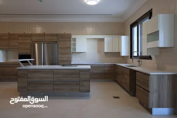  12 فيلا للإيجار