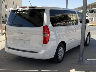  3 باصات حديثه للتوصيل 10 مقاعد مع السائق فقط توصيل لجميع انحاء المملكة  مطار الملكه علياء الجسر الملك