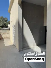  3 مواطن وخليجي فقط للبيع  بنايه ارضي واثنين 3 سنوات  في المصلي الشارقه 2500 قدم جديده