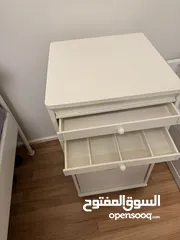  2 خزانة مكياج وتسريحة مميزة جدا