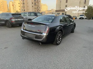  4 كرايسلر 300 هيمي محول srt بحاله ممتازه موديل 2013