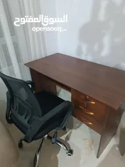  1 office chair 25Ro