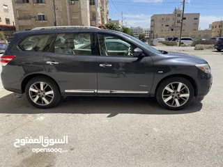  1 نيسان باثفايندر للبيع لون فيراني موديل 2014 وارد و صيانة الوكالة ، ممشى 90.000 كم