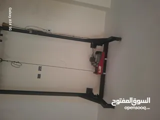  5 مصعد صناعي من 500 كغم  _ 1000 كغم شغال بحاله جيده استعمال خفيف/وتربين إيطالي 10حصان بحاله جيدة.