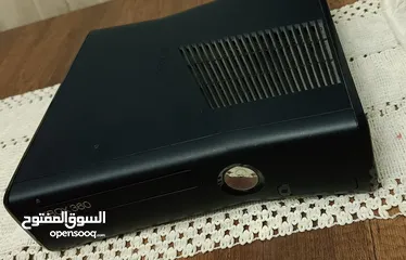  3 XBOX 360 Slim مهكّر + ألعاب + Kinect + 2 يدات أصلية