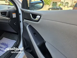  18 هونداي ايونك 2018 فل كامل فحص كامل عداد 130Km مالك 1 فقط