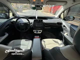  2 تويوتا بريوس 2017 اسود ملوكي نظيفة