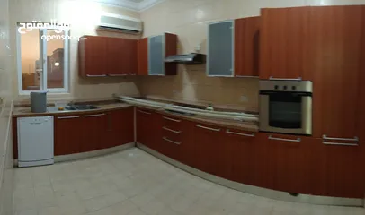  7 5me3Hospitable and Comfortable complex , 5BHK Bosher al Mona