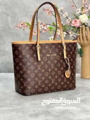  5 شنطة لويس فيتون و مايكل كورس حجم كبير ماستر كوبي فل تختيم جودة عالية تصميم ايقوني هي الاختيار الصح.