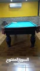  5 طاولات سنوكر و بلياردو.