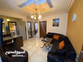  15 شقه مفروشه طابق ارضي مجهزة بالكامل غرفتين نوم وصاله ومطبخ وحمام وبرندة  شارع الجامعه طلاب اوطالبات