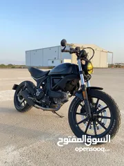  2 Ducati Scrambler 62