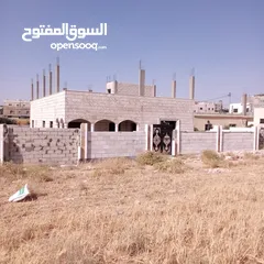  7 منزل عظم للبيع على مساحة أرض نصف دونم تقريبا  في رجم الشامي