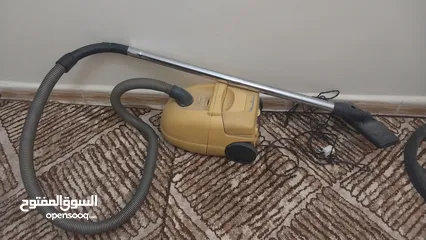  1 للبيع مروحة   ومكنسة كهرباء