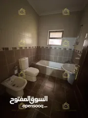  6 شقه فارغة - عبدون - 3نوم - ارضي - حديقة - ترسات - قرب الخدمات العامة
