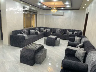  1 جلسات الخليجية بحدث الموديلات 17 مقعد مع طقم طربيزاط ومراكي