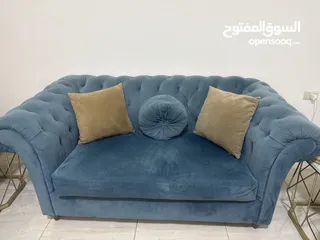  2 طقم كنب بحالة جيدة جيدا