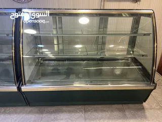  1 ثلاجة عرض ايطاليه بحاله ممتازه