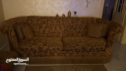  3 طقم كنب مستعمل بحالة ممتازه