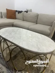  1 طاولة رخام وسط