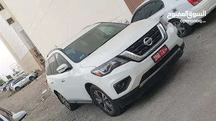  1 Nissan Pathfinder 2017