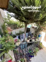  4 منزل للبيع في مادبا منطقة هادئة وبجانب كل الخدمات مساحة البناء 160 متر ومساحة الارض 330 متر .