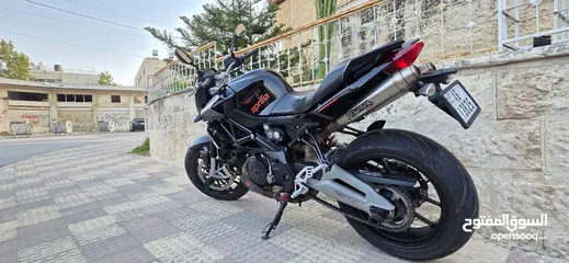  1 دراجة ابريليا 750 cc بحالة ممتازة 2016 ماشية 24000 فقط مالك ثاني صيانة دورية في الشركة 3200 دينار