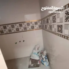  16 بيت للبيع حديث وفارغ شغل درجه اولى. عنوان محيله طريق الوسطي في بدايه طريق الوسطي