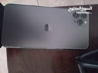  1 آيفون 11 برو ماكس بحاله ممتازه