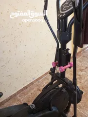  15 جهاز كروس و بسكليت رياضي بنفس الوقت امريكي شركة World Fitness النوع المستخدم الاندية الرياضية