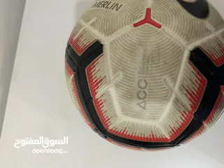  4 كورت نايك الاصليه لكأس العالم عام 2019 مستعمله استعمال بسيط nike football original