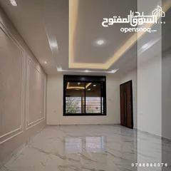  23 شقق سكنية فاخرة للبيع