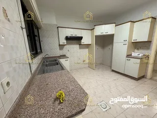  3 شقة فارغة - الصويفية - 3نوم 1ماستر - 190م - قرب الخدمات العامة