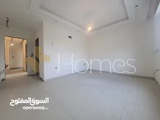  6 شقة طابق اول للبيع في حي الصحابة بمساحة بناء 180م