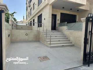  2 شقه ارضيه جديده مع تراس و كراج لم تُسكن بعد للبيع