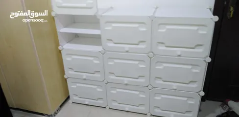  6 خزانة متعددة الاستخدام مصنوعة من البلاستيك متوفرة باللون الأبيض المقاس :96*31*126 سم