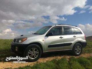  1 تويوتا راف فور 4WD للبيع او البدل على دبل كبين