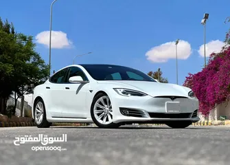  41 Tesla Model S Long Range Plus 2020 White interior