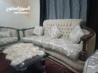  4 أثاث غرفة جلوس 7مقاعد200دينار شبه جديد الله يبارك لصاحب انصيب