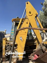  4 جرافه jcbللبيع بحاجه لماتور