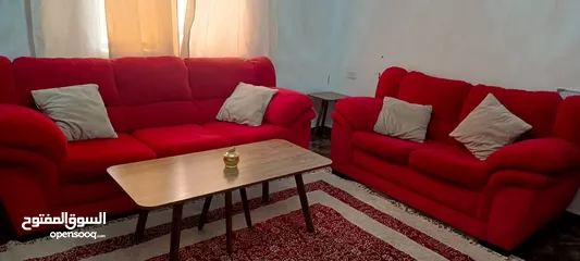  2 غرفة قعدة (كنبايات ) لون احمر