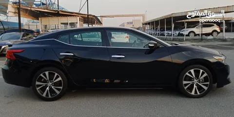  5 Nissan Maxima SV V6 3.5L Model 2018