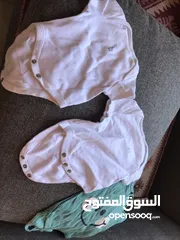  3 ملابس اطفال من عمر حديث ولادة ل عمر سنة .. بحالة الجديد وجميع الملابس براند.. سعر القطعة 50 قرش