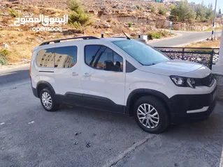  3 سياره بيجو رفتر سحب شركه بوضع ممتاز جدا جميع الاضافات ..ماشيه 120 الف ايد اولى