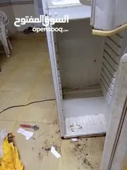  3 working fridge with no problem only door is broken