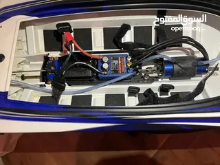  7 Traxxas boat