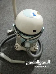  1 مكنسة كهربائية كراون 1000w مستعمل استعمال بسيط للبيع بسعر رخيص وسبب البيع السفر