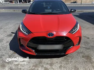  6 تويوتا يارس هايبرد مميزة Black Edition 2021 للبيع بسعر مغري
